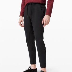 City sweat pants slim in black. Size small